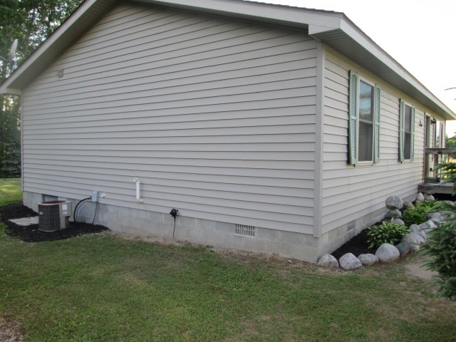 879 Sensabaugh Road Lupton, MI 48635 - Photo 9 of 20 1817979-8.JPG