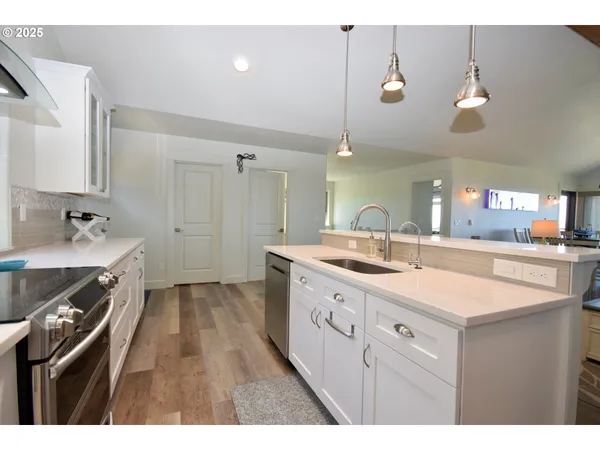 $1,100,000 | 7835 Brooten Mountain Road, Pacific City, OR 97135