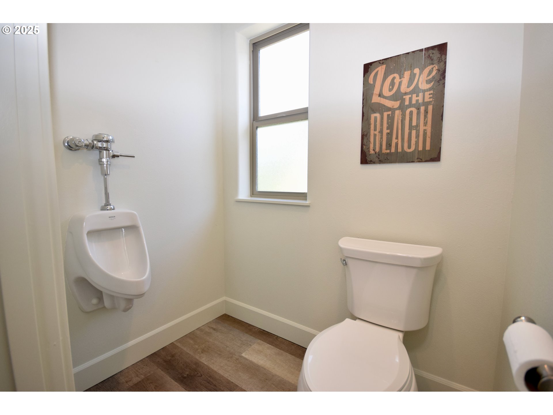 7835 Brooten Mountain Road Pacific City, OR 97135 - Photo 30 of 45 Owner's Suite Bathroom