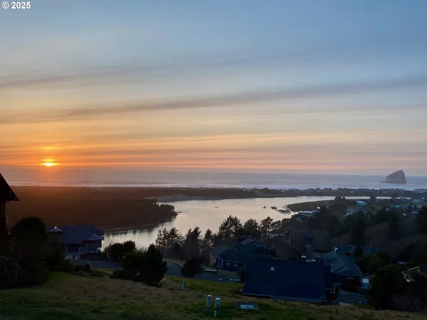 $1,100,000 | 7835 Brooten Mountain Road, Pacific City, OR 97135