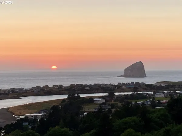 $1,100,000 | 7835 Brooten Mountain Road, Pacific City, OR 97135