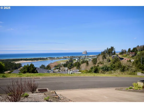 $1,100,000 | 7835 Brooten Mountain Road, Pacific City, OR 97135