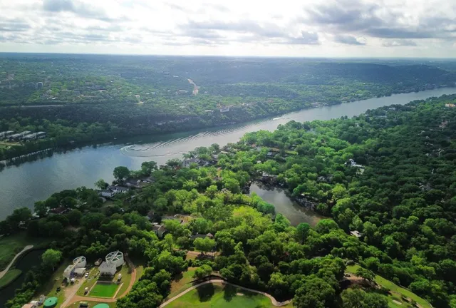 $2,994,300 | 4703 Laguna Lane, Austin, TX 78746