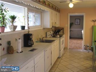 37 Red Ridge Road Levittown, PA 19056 - Photo 2 of 12 Kitchen