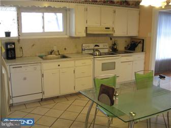 37 Red Ridge Road Levittown, PA 19056 - Photo 3 of 12 Kitchen