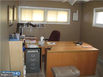 37 Red Ridge Road Levittown, PA 19056 - Photo 10 of 12 Office / Study