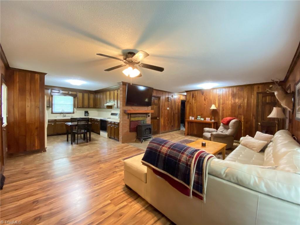 375 Manuel Road Mayodan, NC 27027 - Photo 4 of 39 Gallery Image 4
