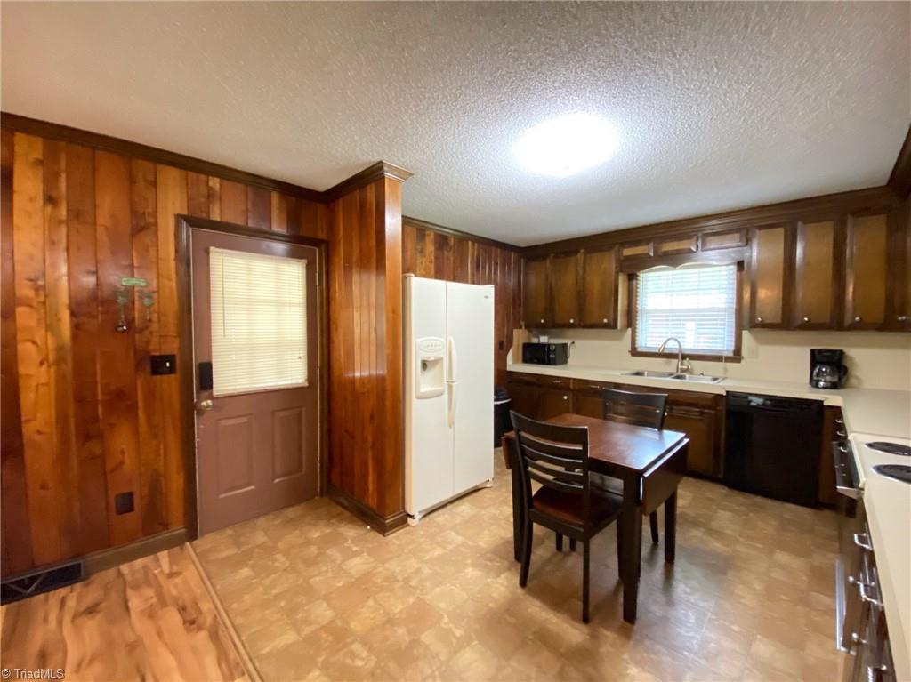 375 Manuel Road Mayodan, NC 27027 - Photo 5 of 39 Gallery Image 5