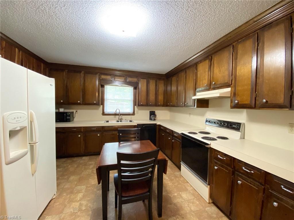 375 Manuel Road Mayodan, NC 27027 - Photo 6 of 39 Gallery Image 6