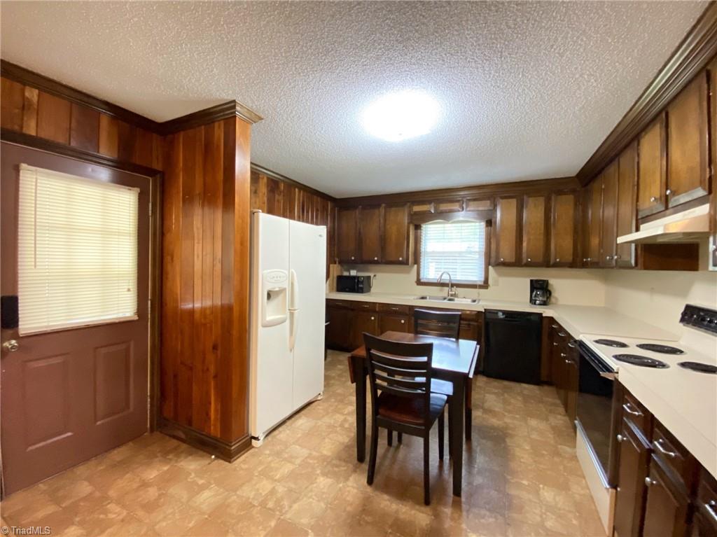 375 Manuel Road Mayodan, NC 27027 - Photo 7 of 39 Gallery Image 7