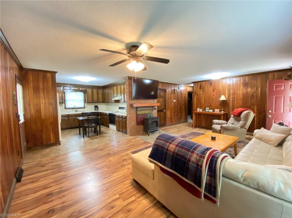 375 Manuel Road Mayodan, NC 27027 - Photo 8 of 39 Gallery Image 8