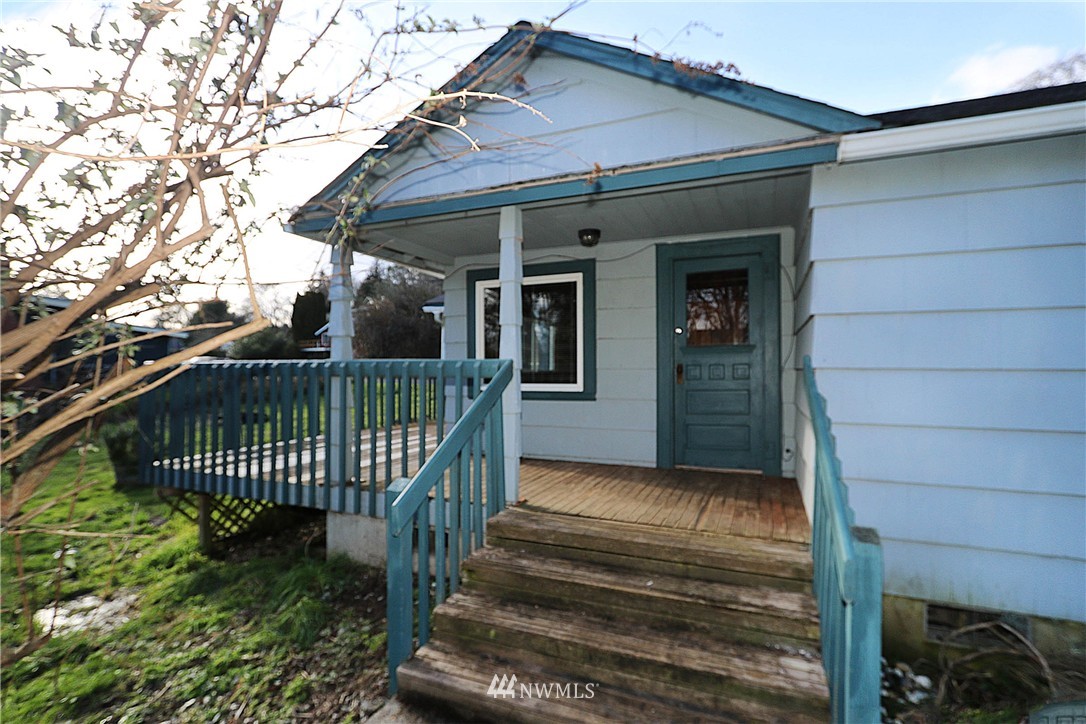 20417 Chautauqua Beach Road Southwest Vashon, WA 98070 - Photo 2 of 12 Gallery Image 2