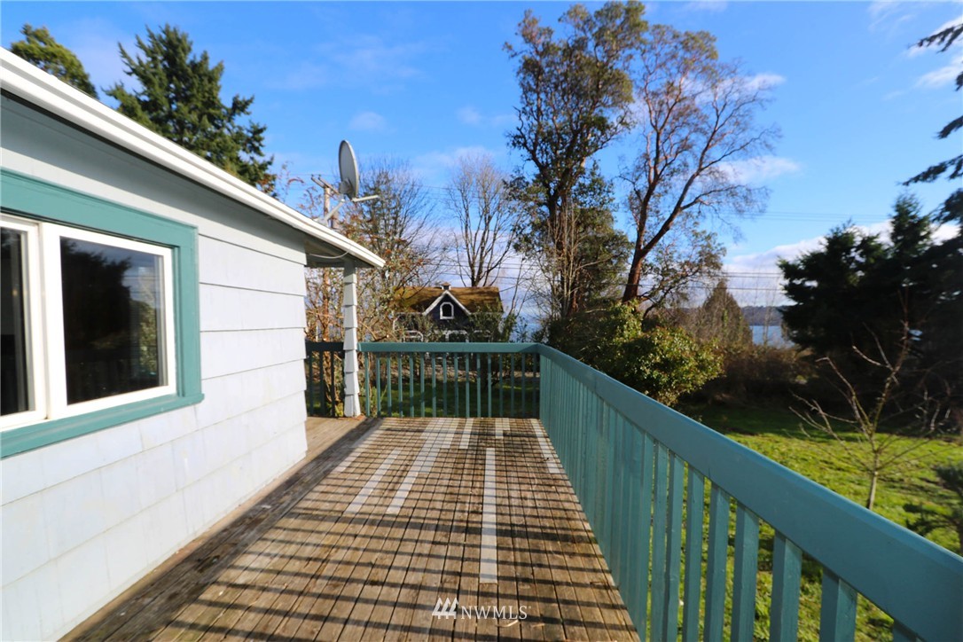 20417 Chautauqua Beach Road Southwest Vashon, WA 98070 - Photo 3 of 12 Gallery Image 3