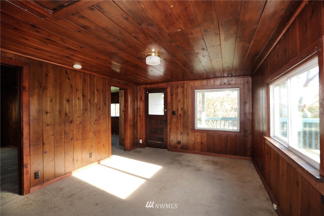 20417 Chautauqua Beach Road Southwest Vashon, WA 98070 - Photo 5 of 12 Gallery Image 5