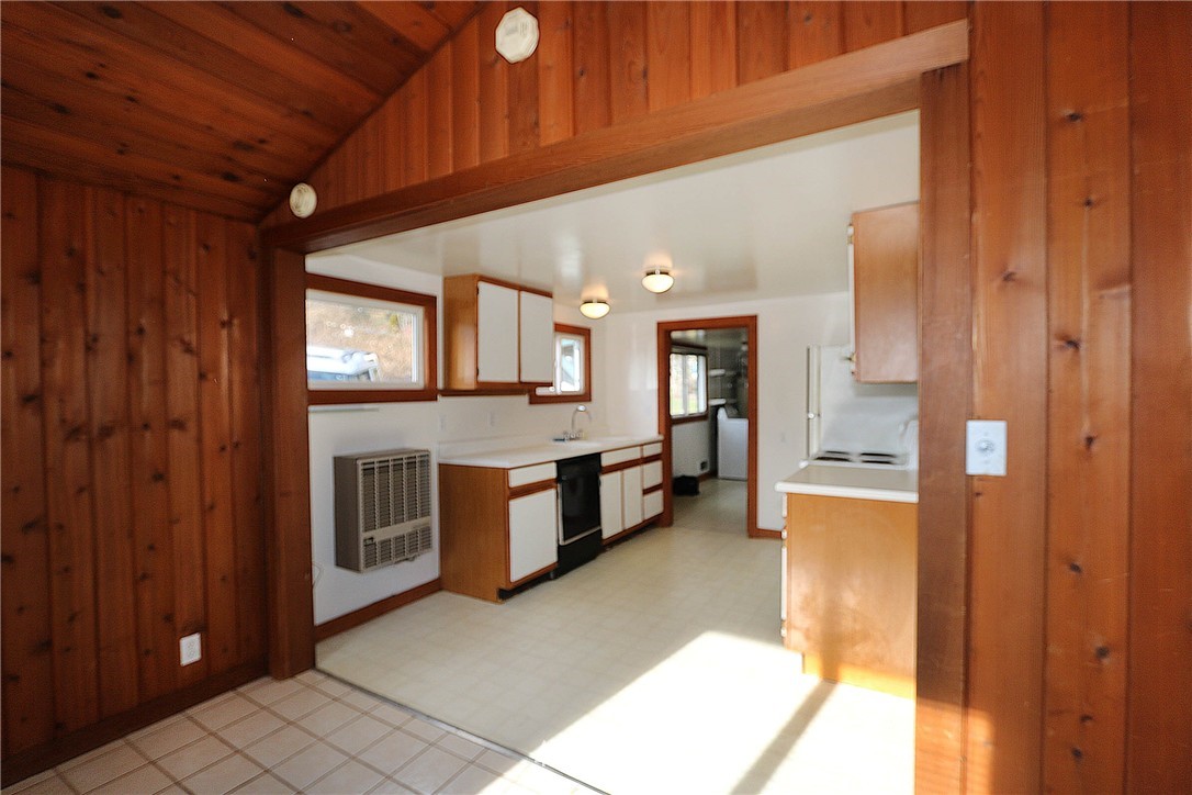 20417 Chautauqua Beach Road Southwest Vashon, WA 98070 - Photo 7 of 12 Gallery Image 7