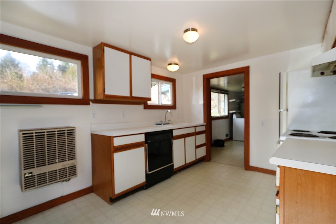 20417 Chautauqua Beach Road Southwest Vashon, WA 98070 - Photo 8 of 12 Gallery Image 8