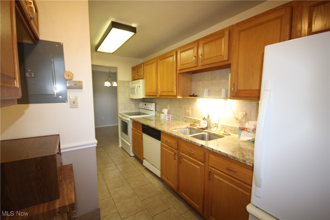 3070 Kent Road, Unit 101 Stow, OH 44224 - Photo 15 of 41 Kitchen