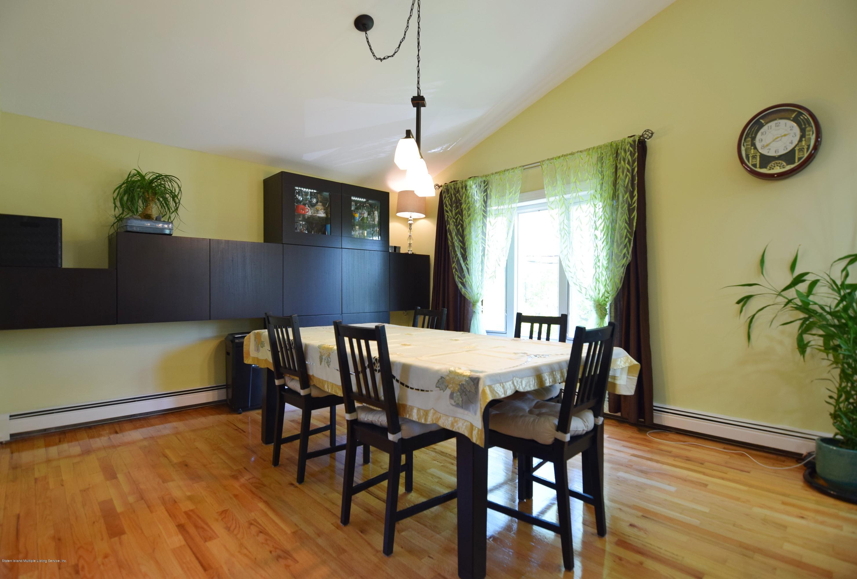 549 Mill Road Staten Island, NY 10306 - Photo 13 of 47 (13) Dining Room