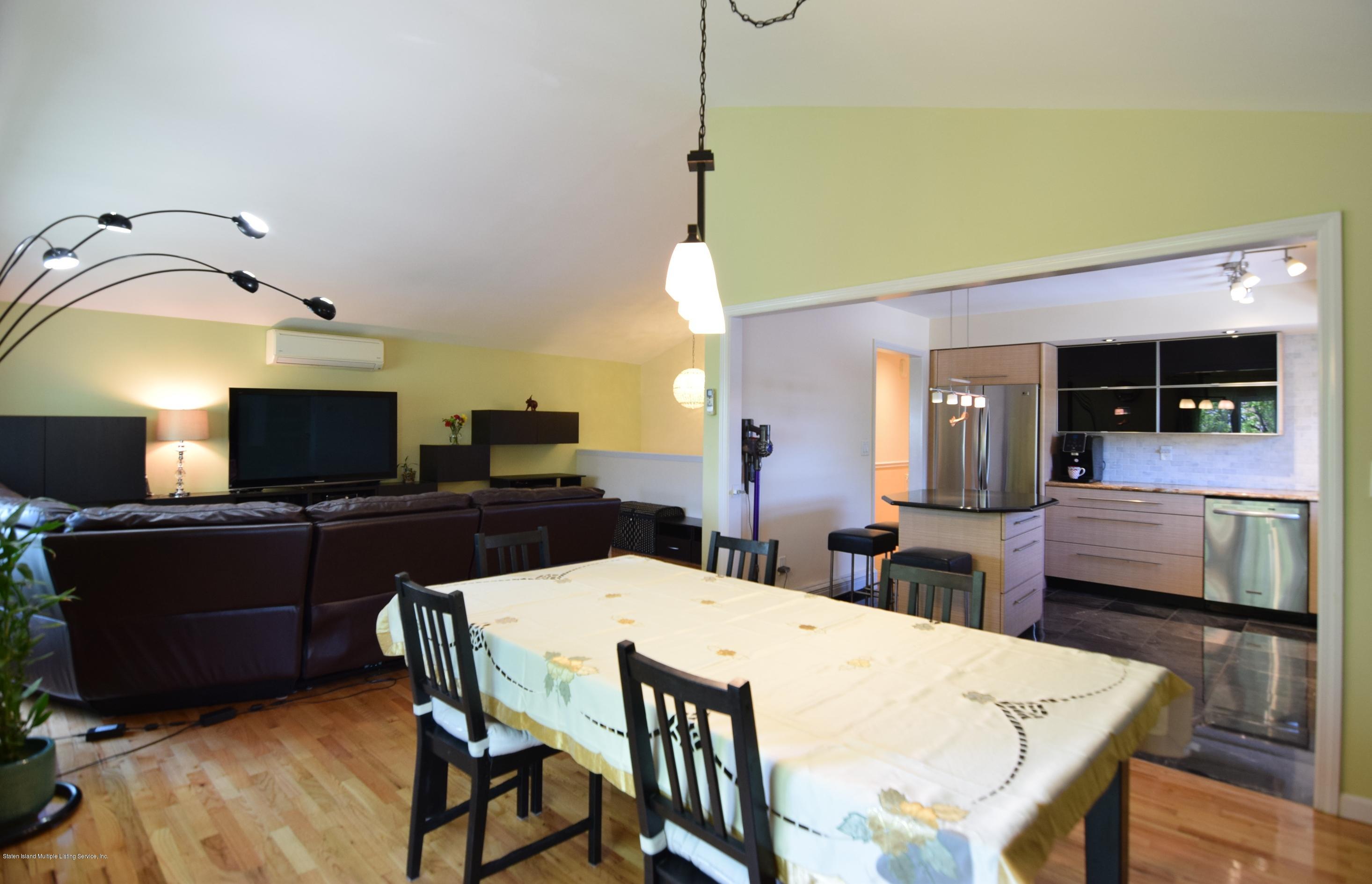 549 Mill Road Staten Island, NY 10306 - Photo 15 of 47 (15) Dining Room