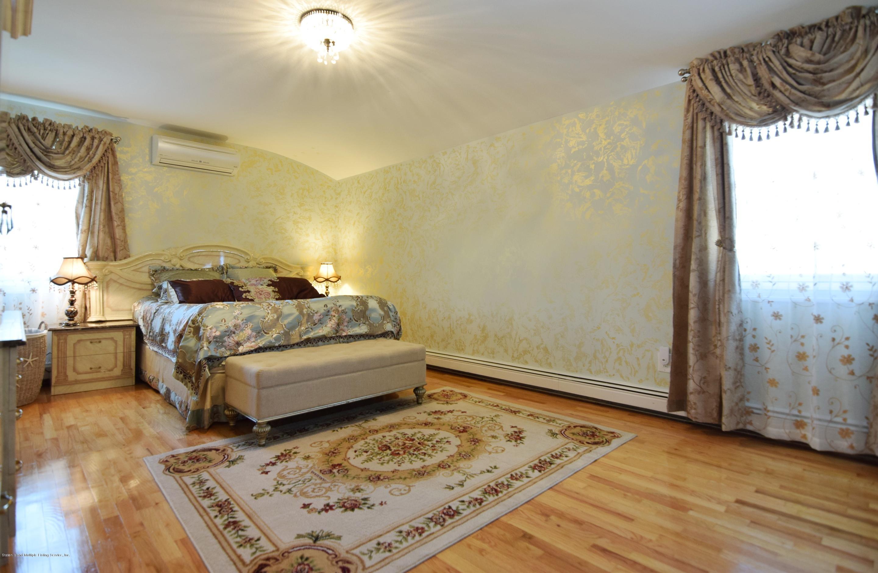 549 Mill Road Staten Island, NY 10306 - Photo 23 of 47 (23) Master Bedroom