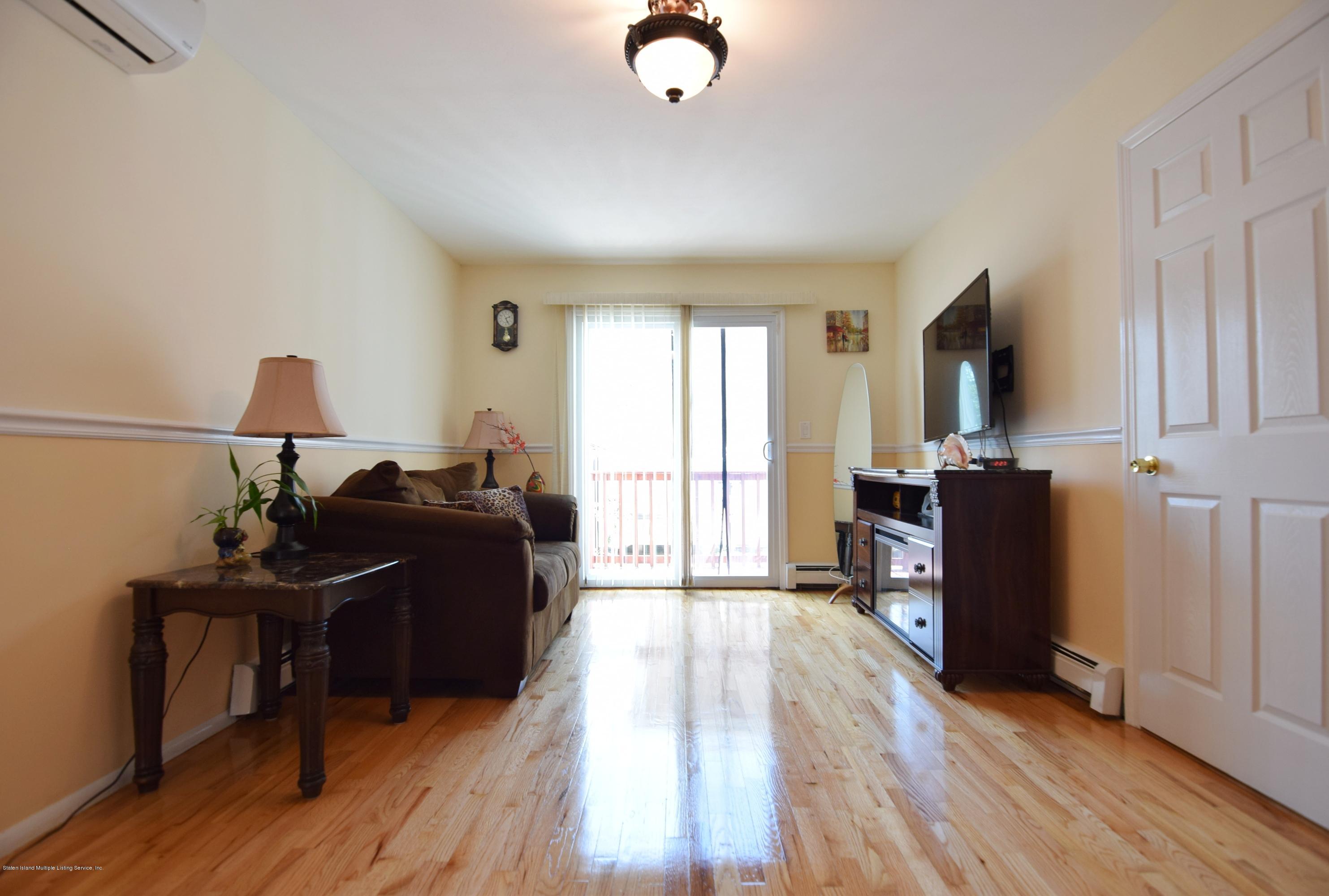 549 Mill Road Staten Island, NY 10306 - Photo 6 of 47 (6) Family Room Level 1