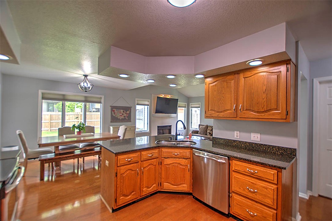 2575 Deerfield Court Decatur, IL 62521 - Photo 17 of 34