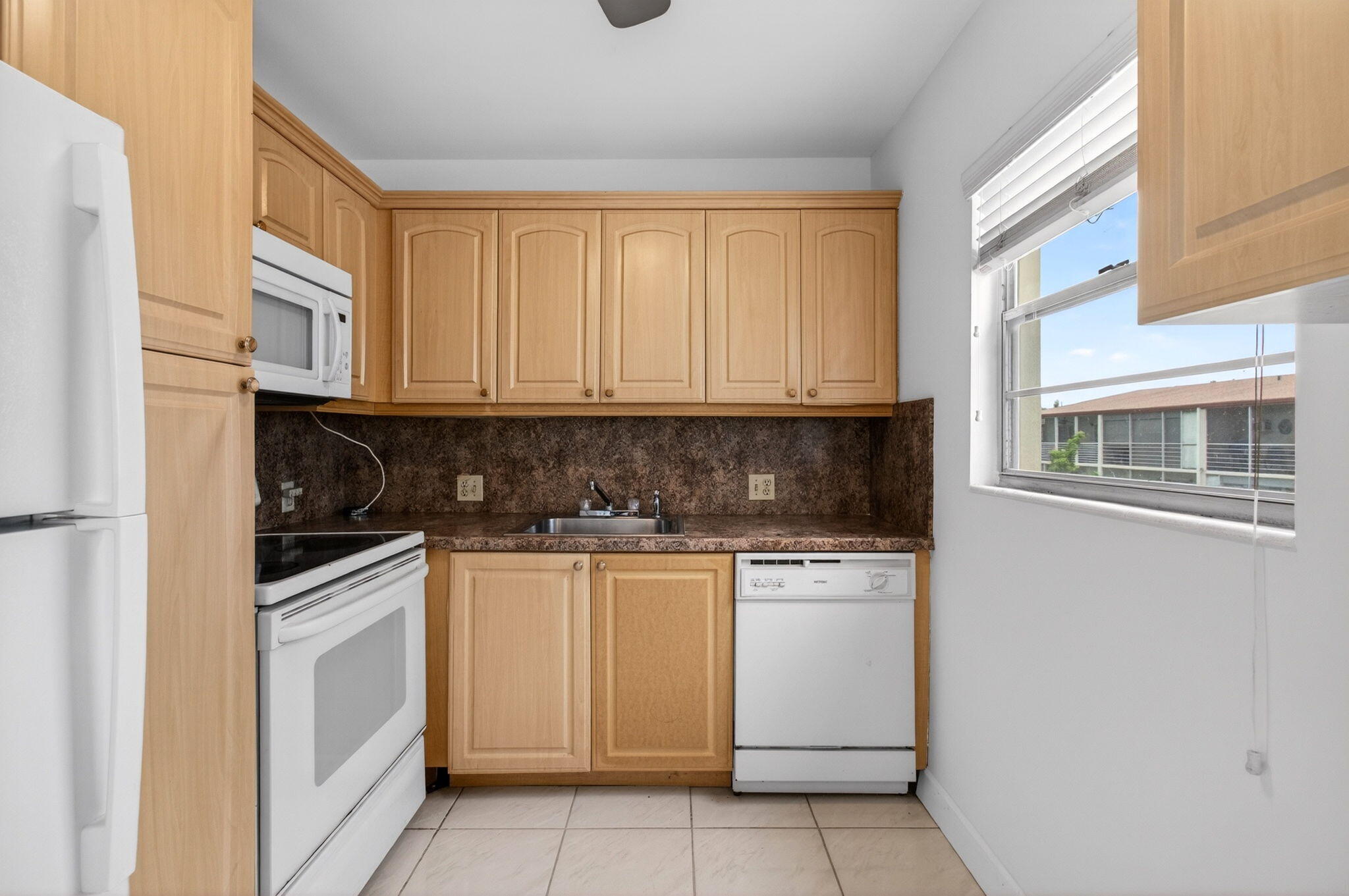 374 Brighton I, Unit 374 Boca Raton, FL 33434 - Photo 18 of 83 Kitchen