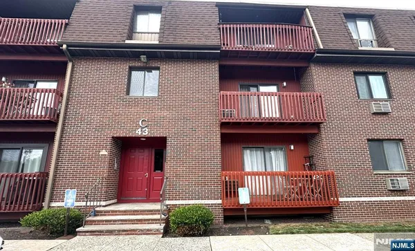 $348,900 | 666 Mill Street, Unit C4, Belleville, NJ 07109