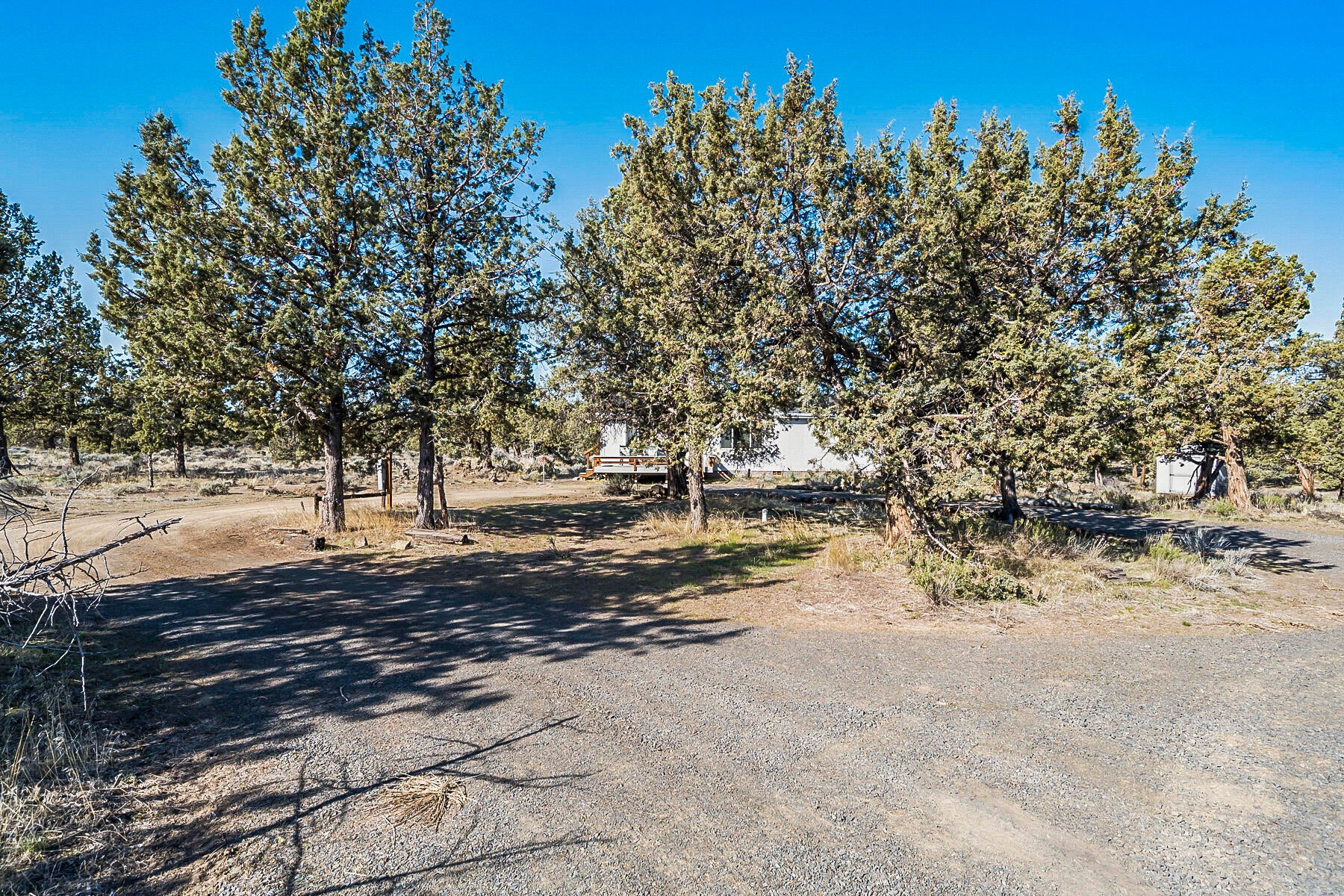 6637 Southwest Badger Road Terrebonne, OR 97760 - Photo 31 of 37 Circular Drive