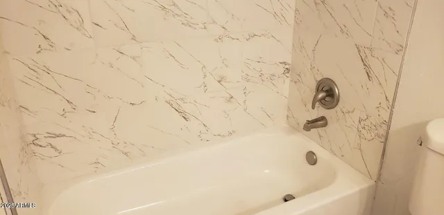 $2,550 | 2001 West Summit Place, Chandler, AZ 85224