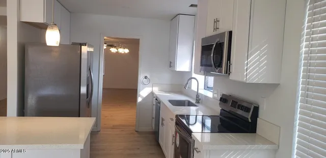 $2,550 | 2001 West Summit Place, Chandler, AZ 85224