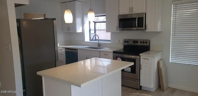 $2,550 | 2001 West Summit Place, Chandler, AZ 85224