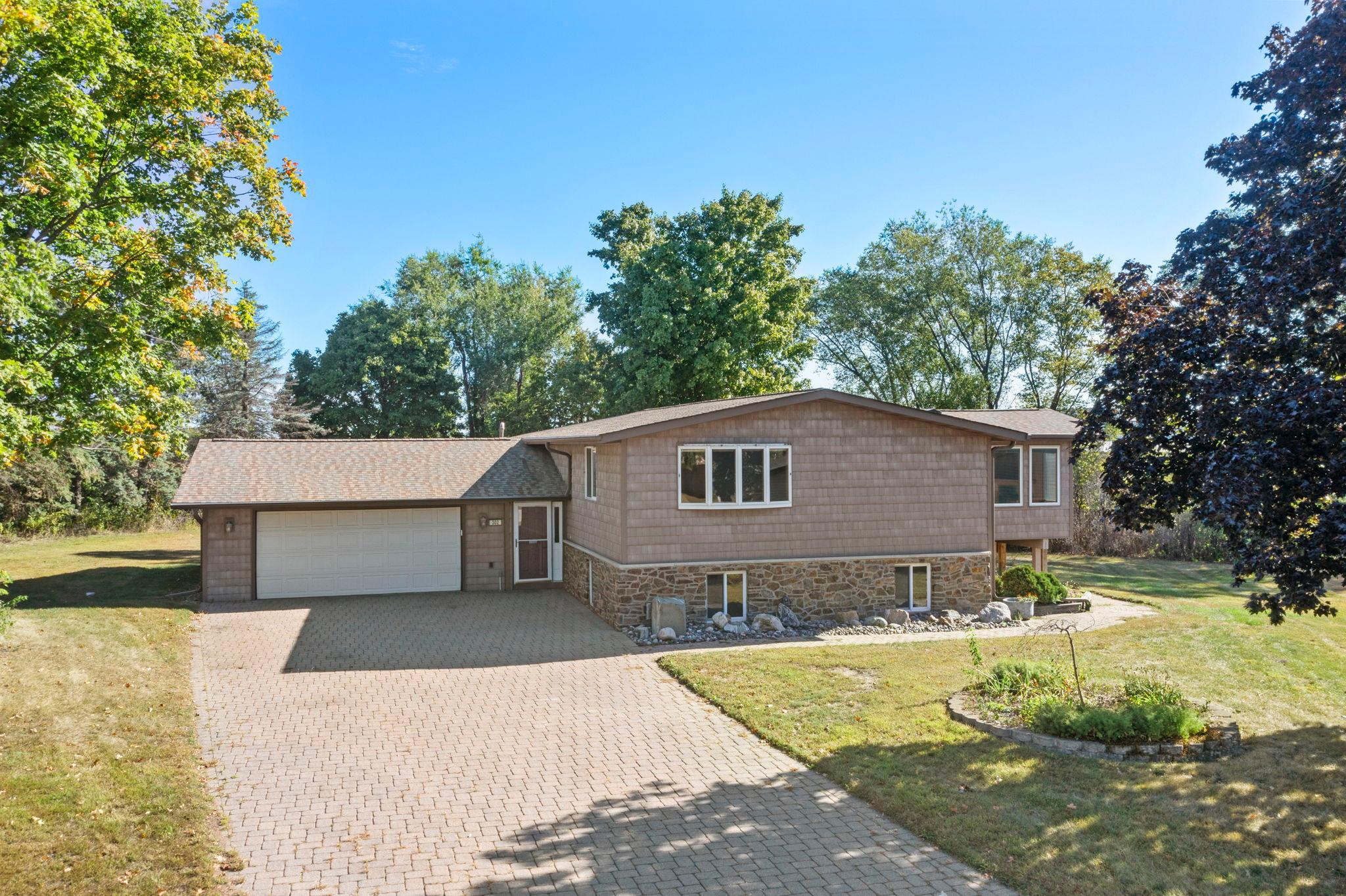 302 Jennifer Lane Jordan, MN 55352 - Photo 3 of 24 Gallery Image 3