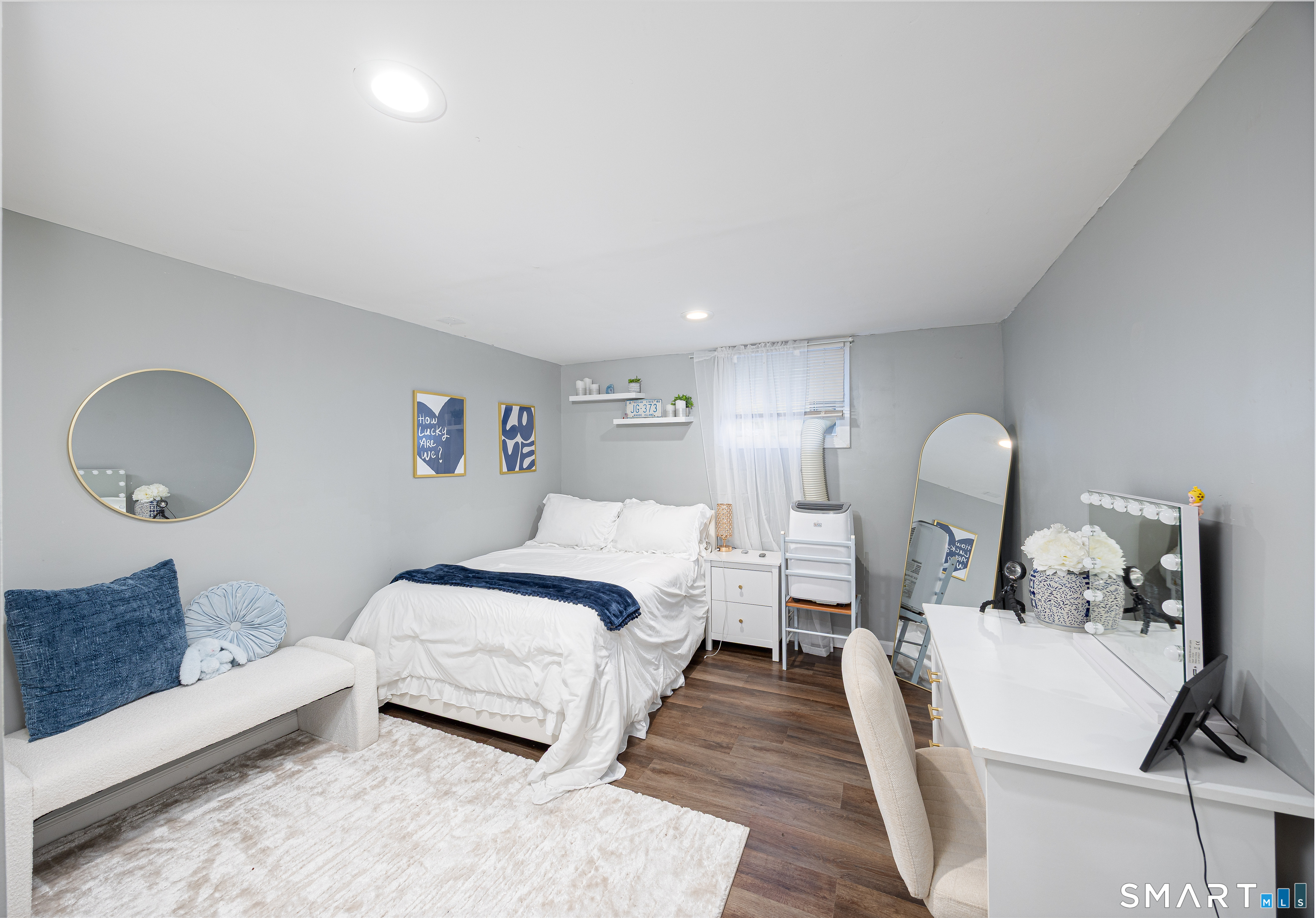 1885 Old Town Road Bridgeport, CT 06606 - Photo 10 of 17 Gallery Image 10