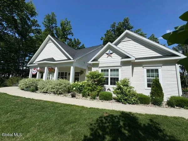 $839,900 | 1410 Cosgrove Drive, Charlton, NY 12302