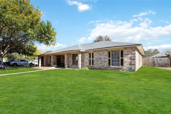 $1,600 | 3811 Meadow Pl Drive, Houston, TX 77082