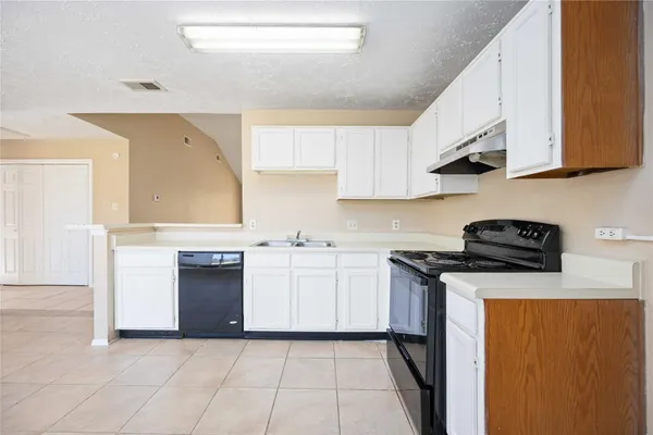 $1,600 | 3811 Meadow Pl Drive, Houston, TX 77082