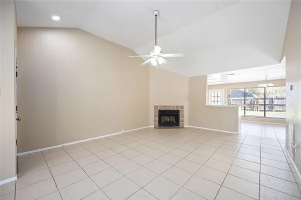 $1,600 | 3811 Meadow Pl Drive, Houston, TX 77082