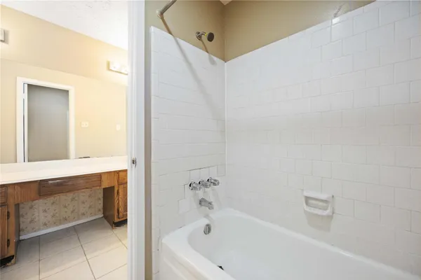 $1,600 | 3811 Meadow Pl Drive, Houston, TX 77082