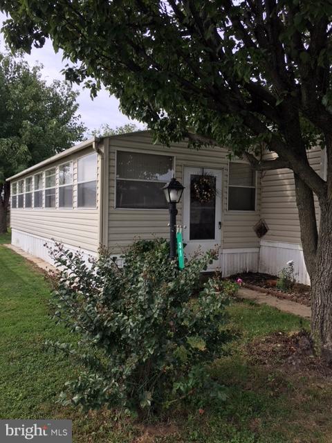 31 Ridgewood Manor Manheim, PA 17545 - Photo 3 of 22 V3