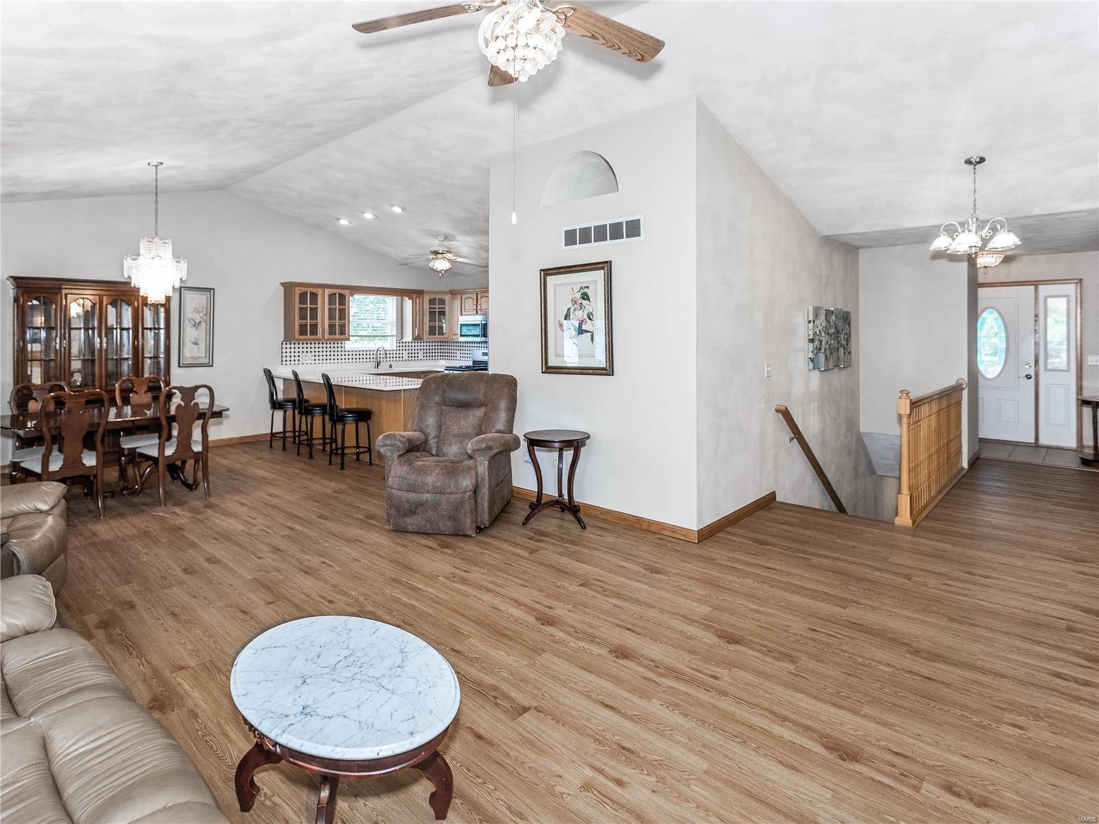 2717 Keebler Road Maryville, IL 62062 - Photo 15 of 51 Gallery Image 15