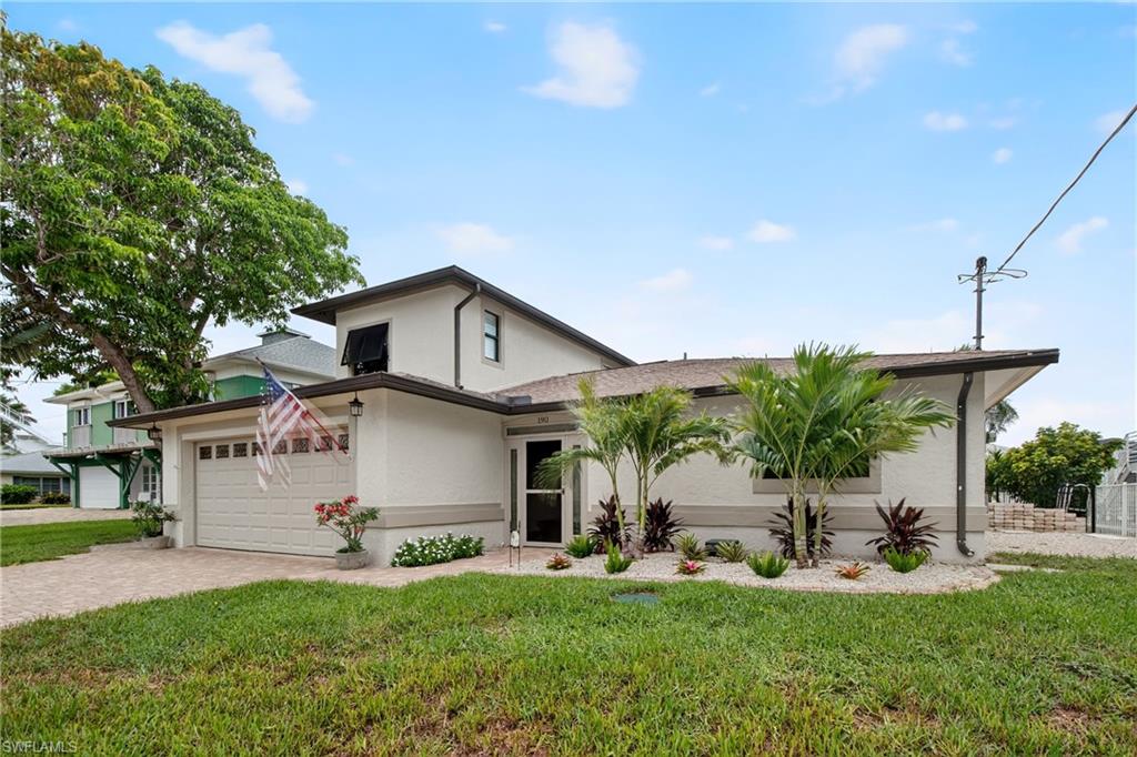 190 Tahiti Circle Naples, FL 34113 - Photo 2 of 32