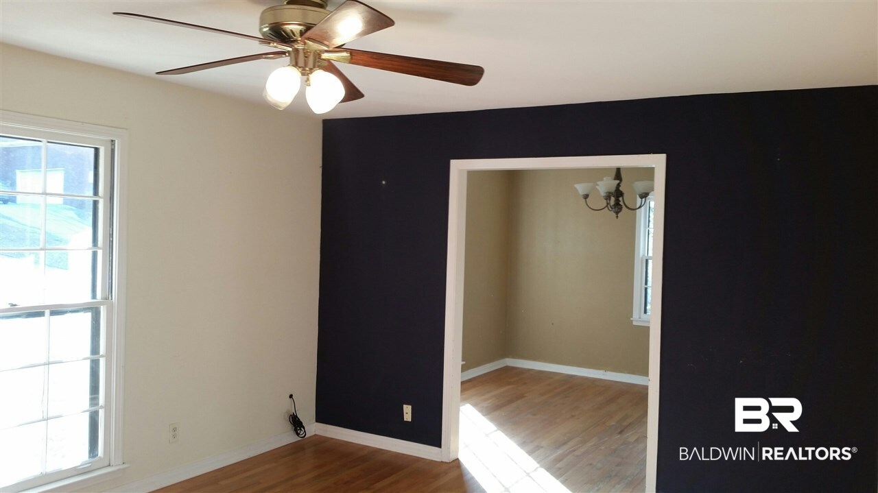 127 Pineridge Road Daphne, AL 36526 - Photo 3 of 14