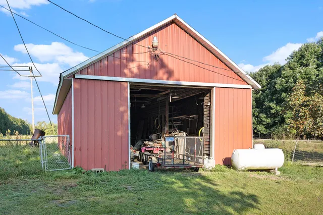 $525,000 | 10746 Beebe Highway, Tipton, MI 49287