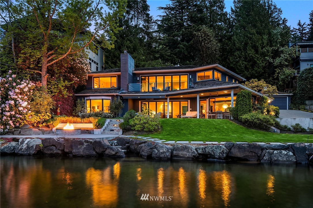 4827 Forest Avenue Southeast Mercer Island, WA 98040 - Photo 1 of 25 a view of swimming pool with a lake view