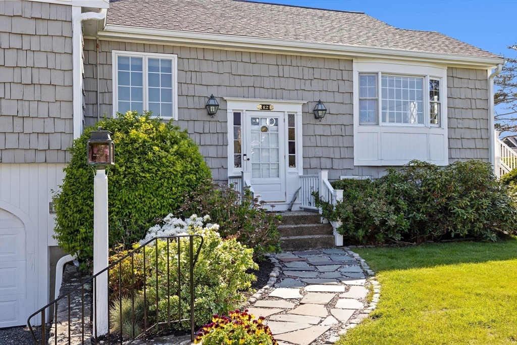 12 Sheldon Road Cohasset, MA 02025 - Photo 5 of 42 Gallery Image 5