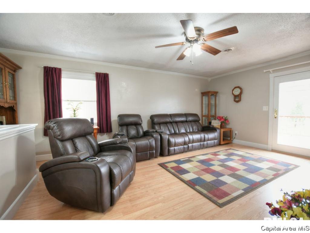 305 Astoria Road Springfield, IL 62704 - Photo 10 of 36