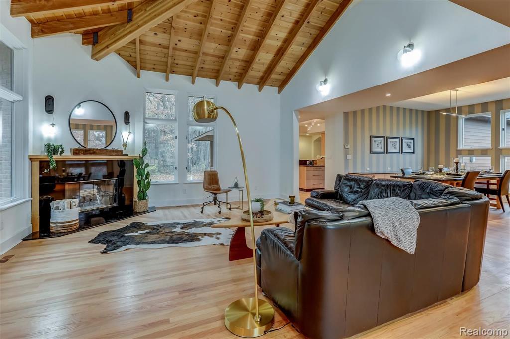 1287 North Kellogg Road Howell, MI 48843 - Photo 6 of 41
