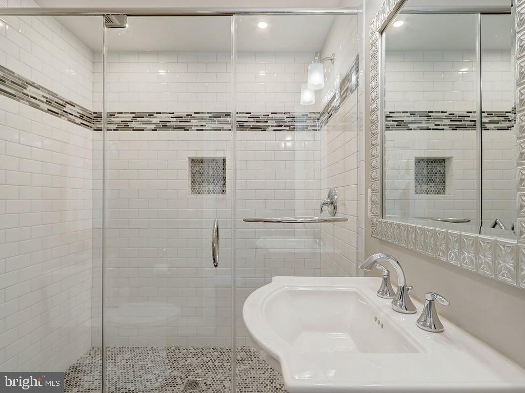 6612 Ridgeway Drive Springfield, VA 22150 - Photo 33 of 130