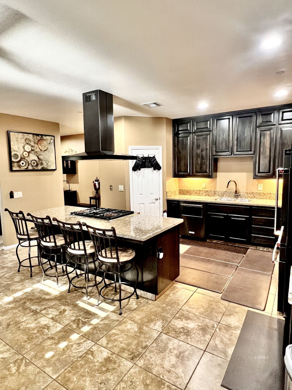825 Emma Way Ridgecrest, CA 93555 - Photo 5 of 37